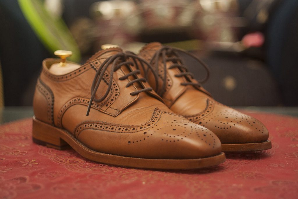 Apax Partners to list shoemaker Cole 